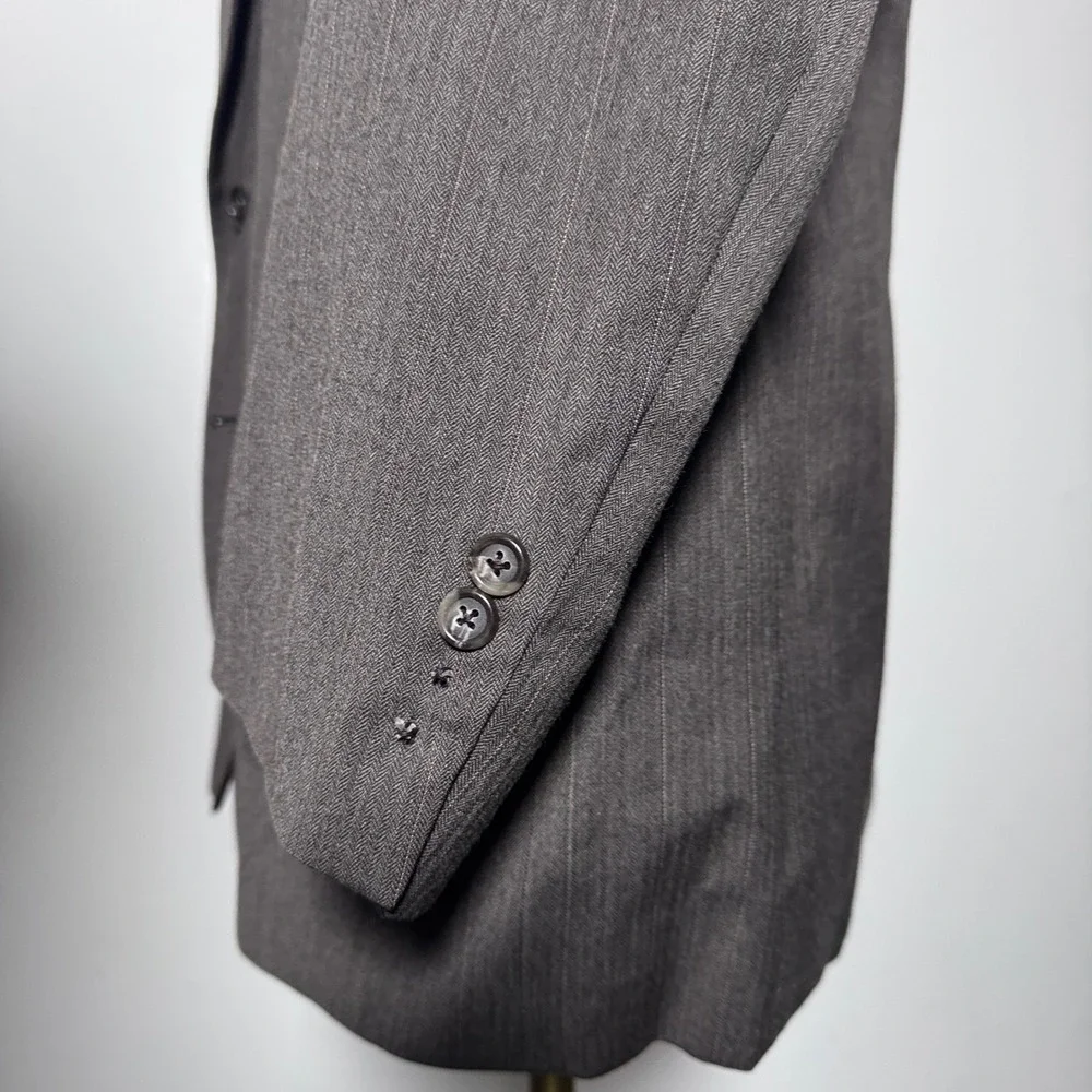 Tom James Suit Mens 42R 35x30 Gray Pinstripe Herringbone Wool Two Button USA - Picture 3 of 7